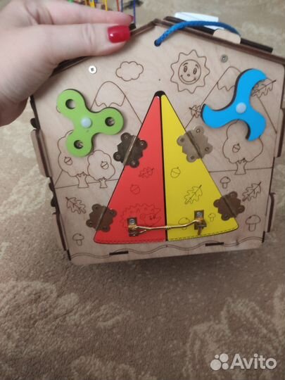 Бизиборд домик