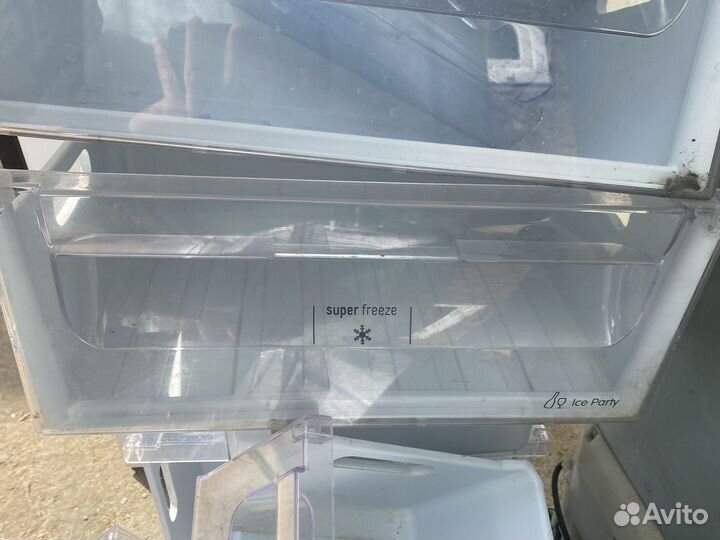 Ящики полки балконы для холодильника indesit