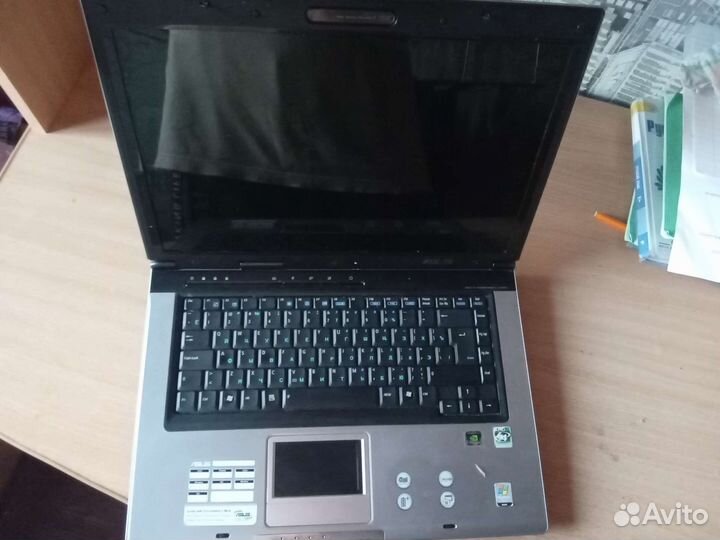 Ноутбук asus