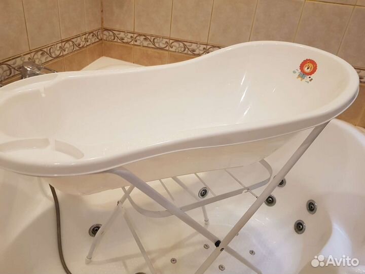 Ванночка для купания с подставкой