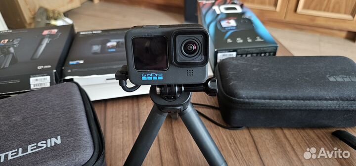 Экшн-камера GoPro Hero 10 Black, комплект