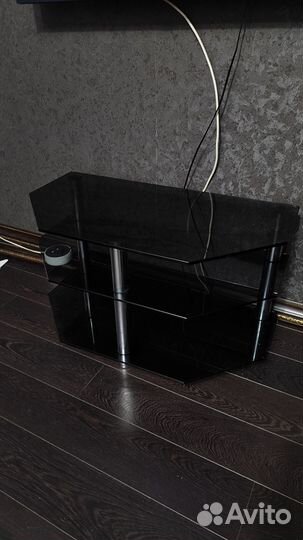 Тумбочка под телевизор стеклянная
