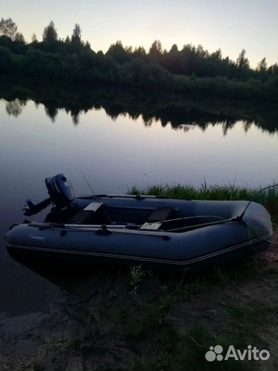 Лодка Хантер 320