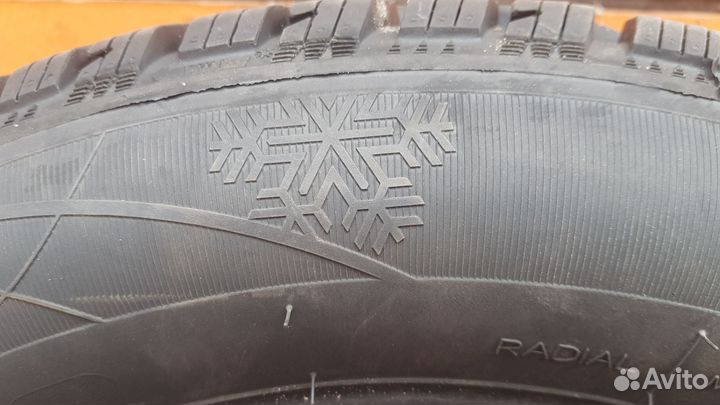 Kormoran Snow 215/60 R16