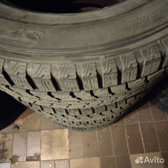 Dunlop SP Winter Ice 02 285/60 R18