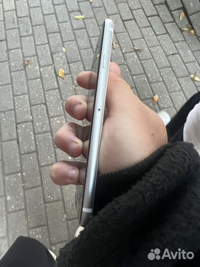 iPhone SE (2020), 64 ГБ
