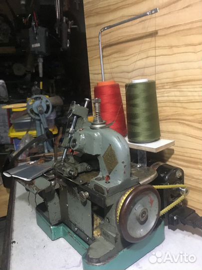 Советский двухниточный оверлок 151кл