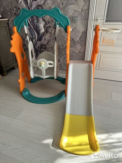 Детская горка с качелями