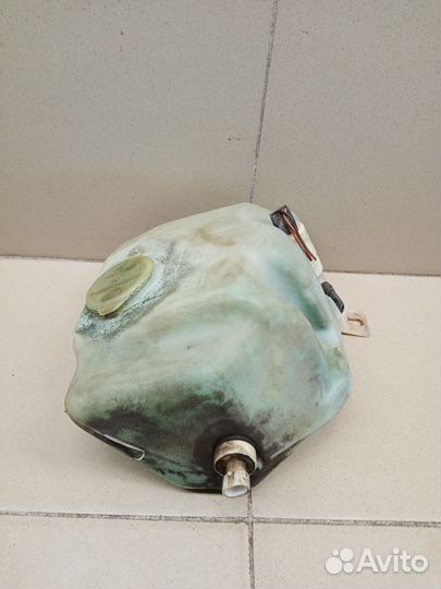 Бачок омывателя лобового стекла Omega A 1986-1994