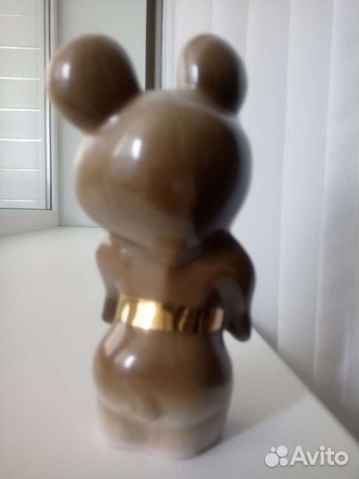 Статуэтка фарфор