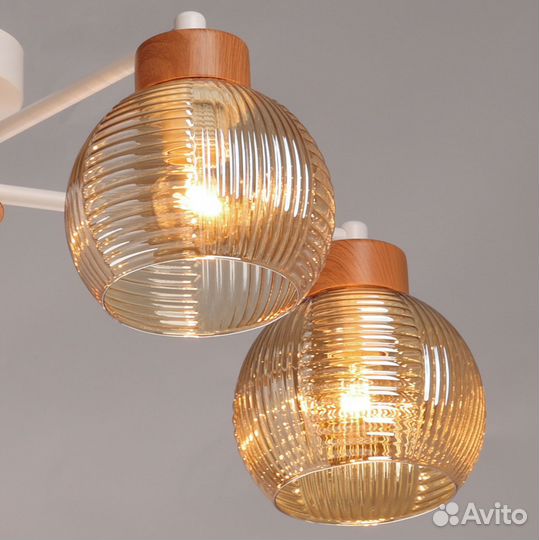 Потолочная люстра в коридор