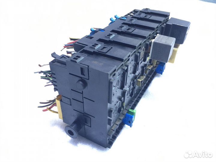 Блок предохранителей Volkswagen Caddy 2