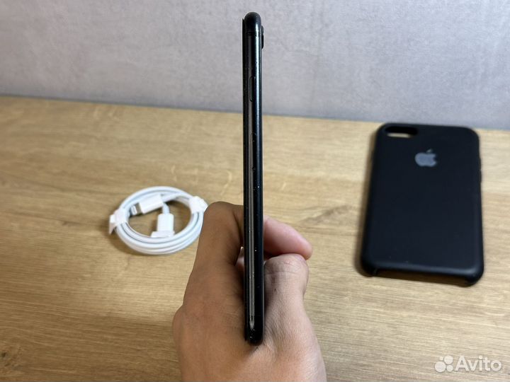 iPhone SE (2020), 64 ГБ