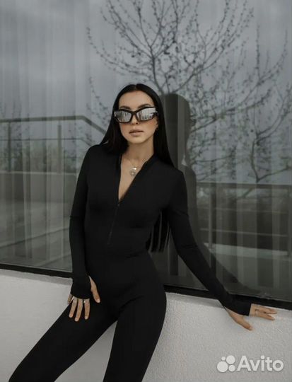 Комбенезон облегающий вечерний для фитнеса