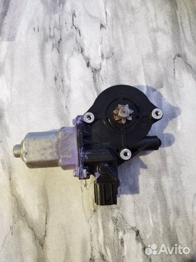 Двигатель стеклоподъёмника левый задний