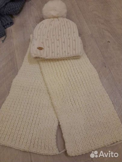 Комплект шапка с пумпоном и шарф