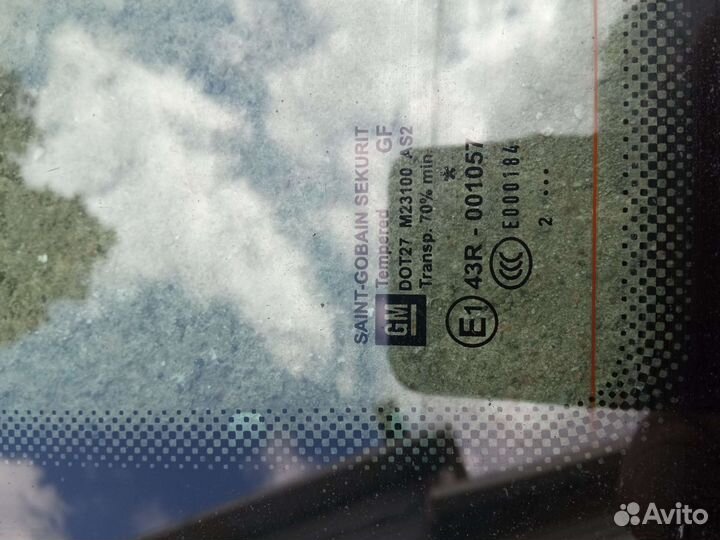 Opel Zafira B задняя правая форточка