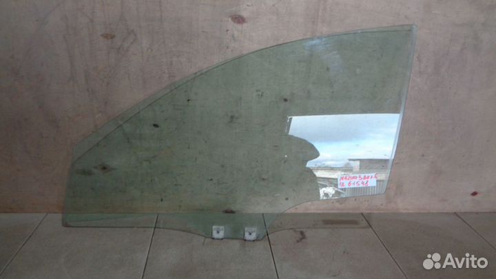 Стекло двери передней левой Mazda 3 (BK)
