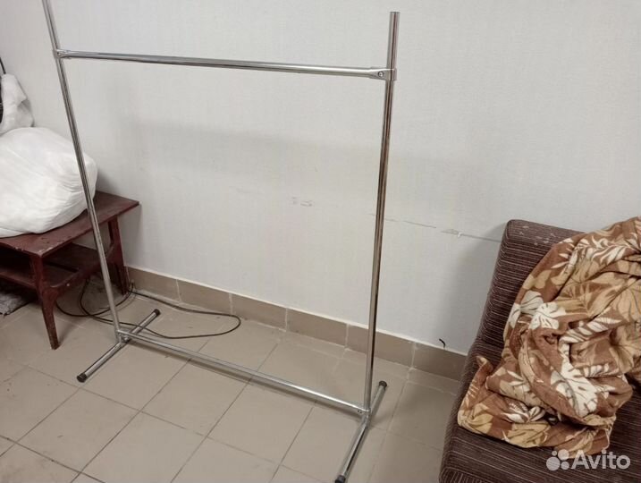 Напольная вешалка