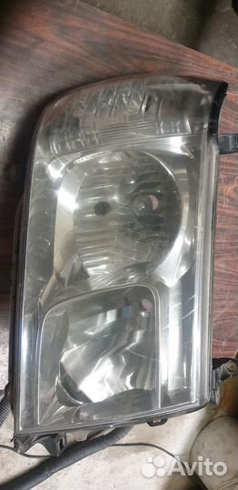 Фара передняя правая Toyota Lend Cruser 100