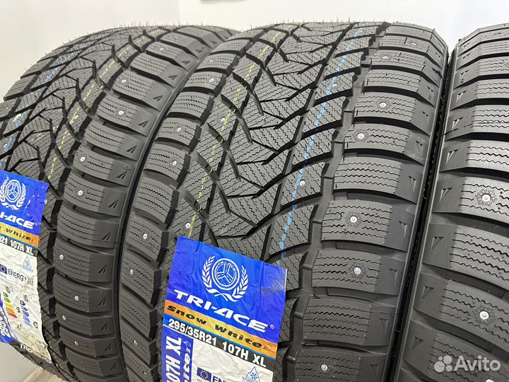 Tri Ace Snow White II Stud 295/35 R21 107H