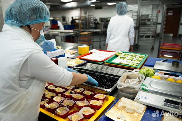 Сотрудник холодного цеха (день/ночь)