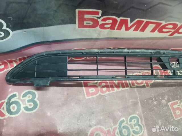 Решетка в бампер перед Toyota RAV4