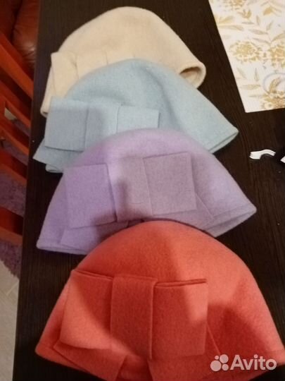 Шапочки женские в стиле 70