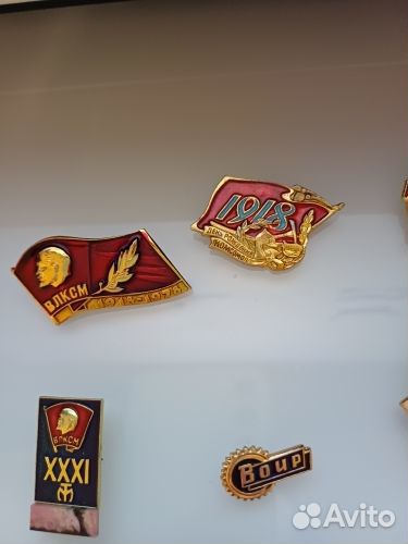Продам значки
