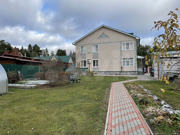 Коттедж 223,4 м² на участке 20 сот.