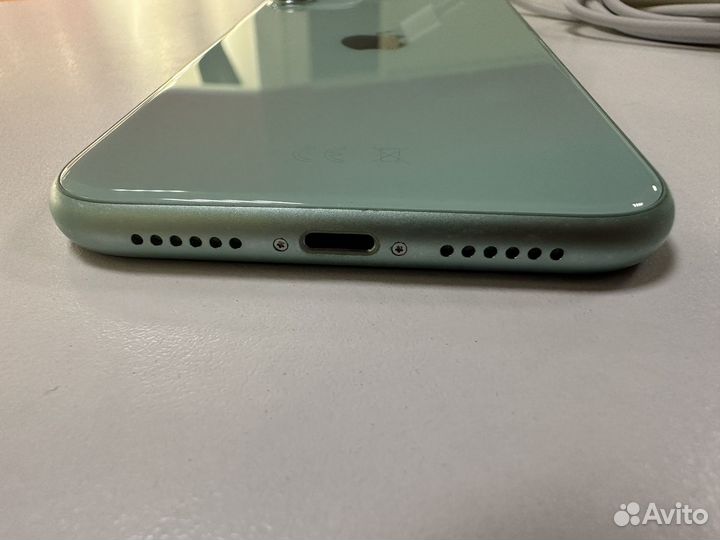 iPhone 11, 64 ГБ