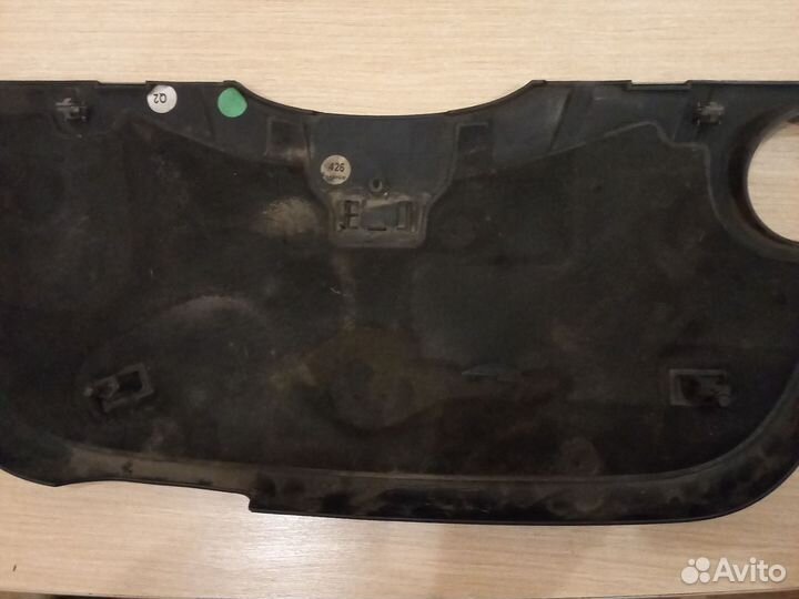 Крышка декоротивная на двигатель