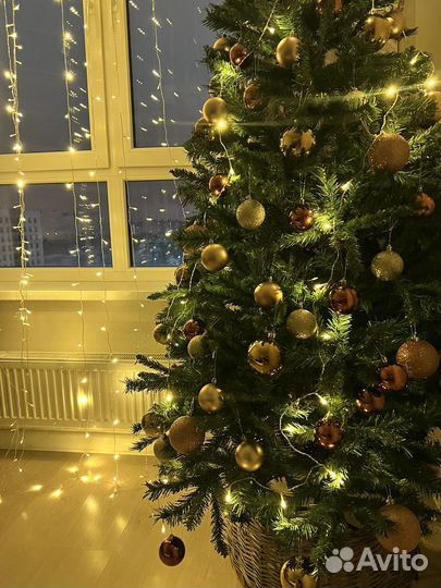 Елка искусственная 210