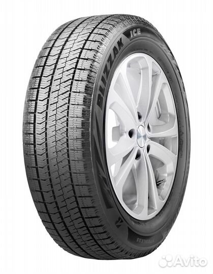 Bridgestone Blizzak Ice 215/45 R17 87