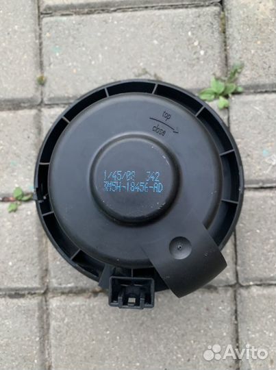 Продам мотор печки Форд