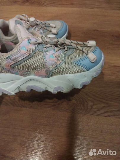 Кроссовки для девочки