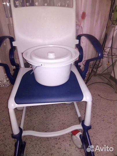 Кресло с санитарным оснащением