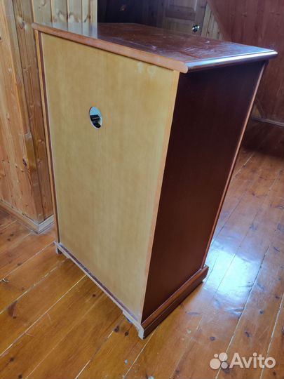 Стойка под акустику