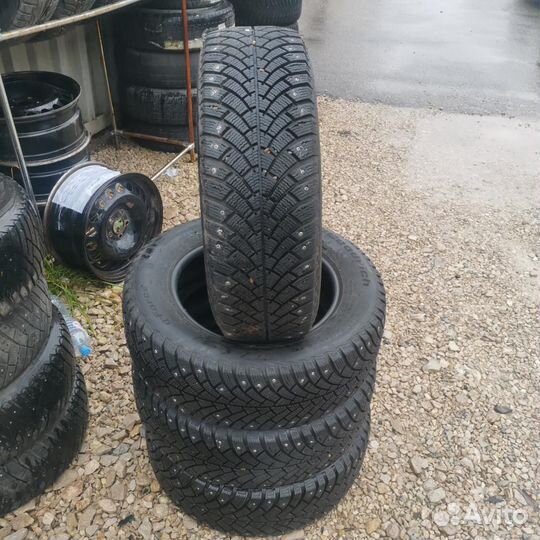 Bfgoodrich G-Force Stud 215/60 R16