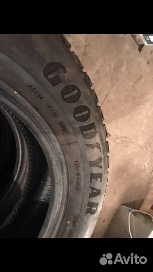 Goodyear Ultra Grip Ice Arctic 2 215/60 R17 99T