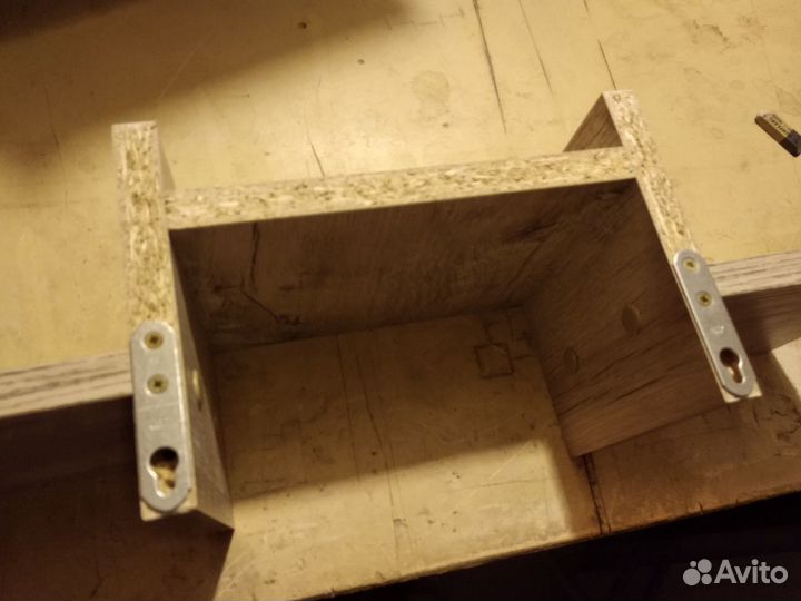 Настенная полка