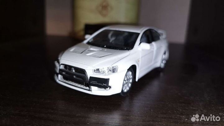Mitsubishi lancer evolution 10 kinsmart