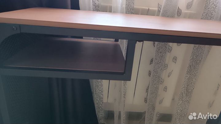 Компьютерный столик IKEA