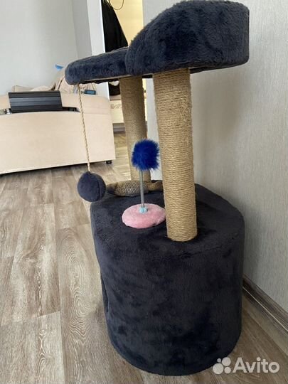 Кошачий домик с когтеточкой