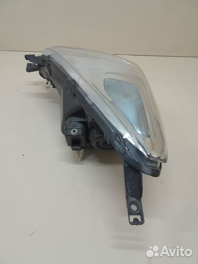 Фара правая Nissan Note E11 2006-2013