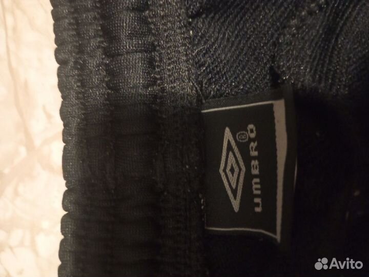 Продам шорты umbro(вратарские)