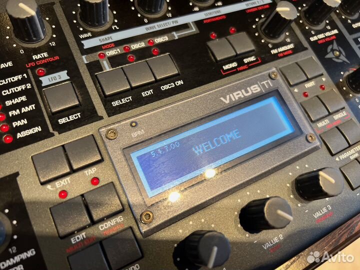 Аналоговый синтезатор Assess Virus Ti
