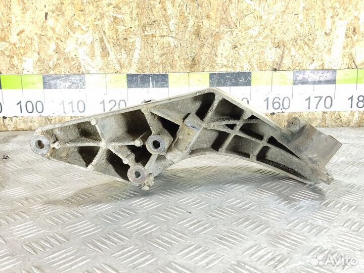 Кронштейн генератора Opel Vectra B