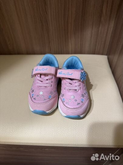 Кроссовки для девочки