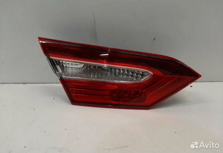 Стоп левый внутренний оригинал тойота камри 70,75